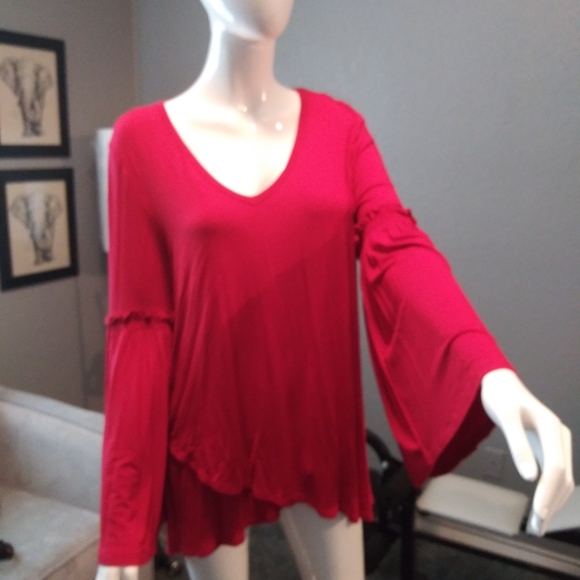 Red top - Picture 5 of 6